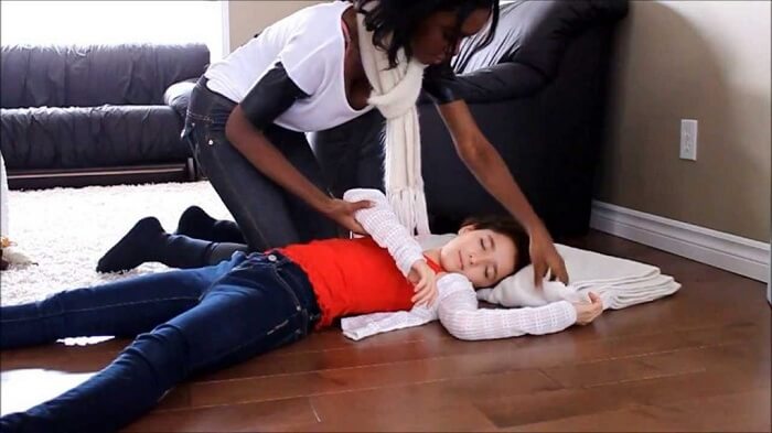 Động kinh ở trẻ em - Tổng hợp những kiến thức hữu ích cha mẹ nên biết -1 Động kinh ở trẻ em - Tổng hợp những kiến thức hữu ích cha mẹ nên biết -1